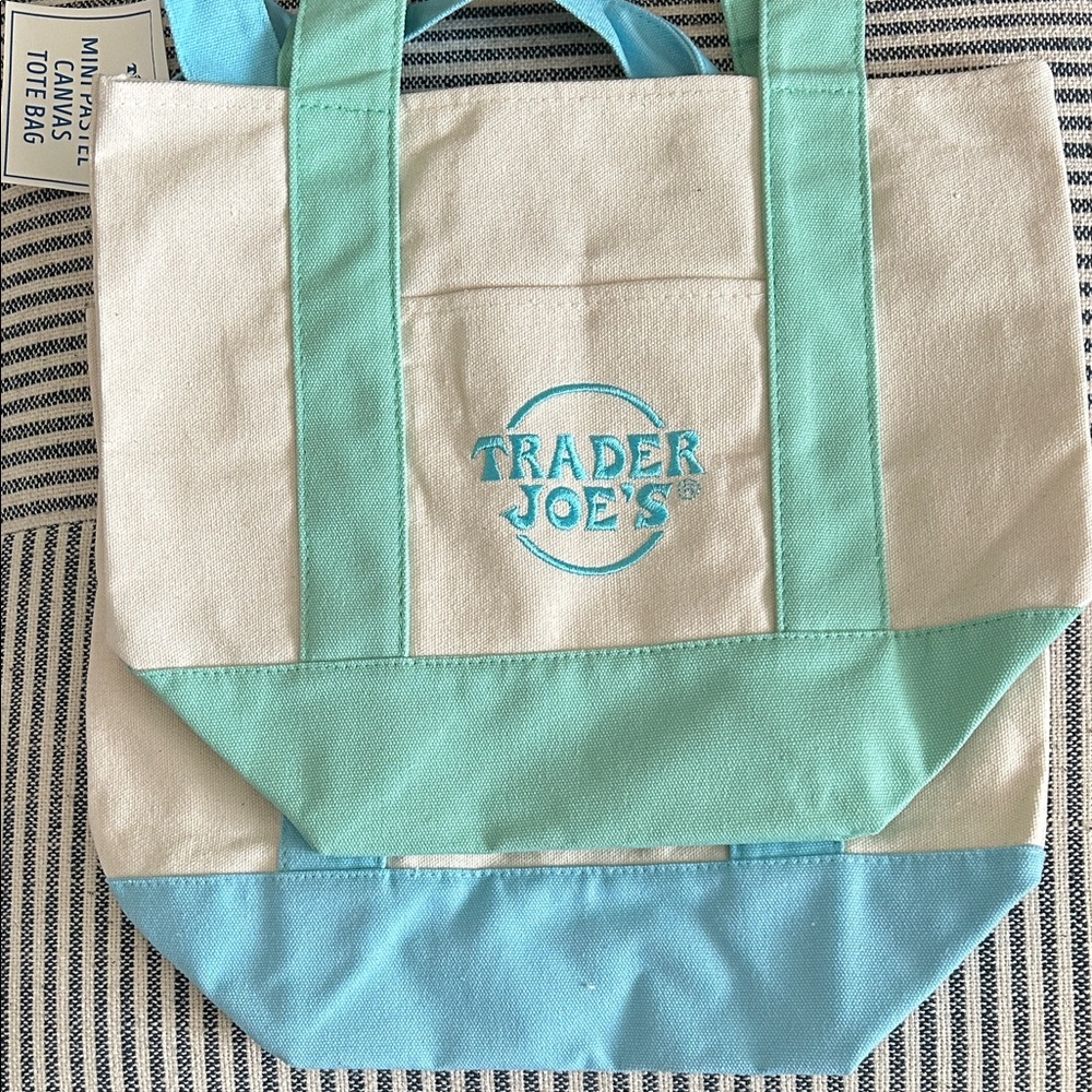 Multi-Color Reusable Tote Bag Set - Picture 3 of 4